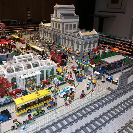 Touristflat Dewulf דירה